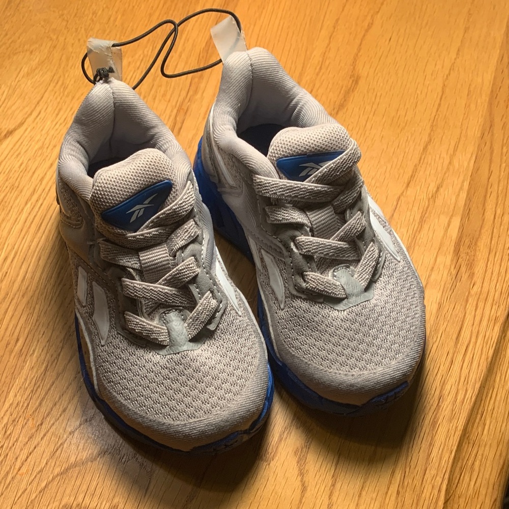 Reebok Toddler Sneakers in Gray, Blue W/White Reebok stripes Size 5 Never Worn